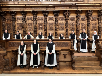 Communauté le 18 avril 2024 dans les stalles de l'Abbaye cistercienne de St Urban